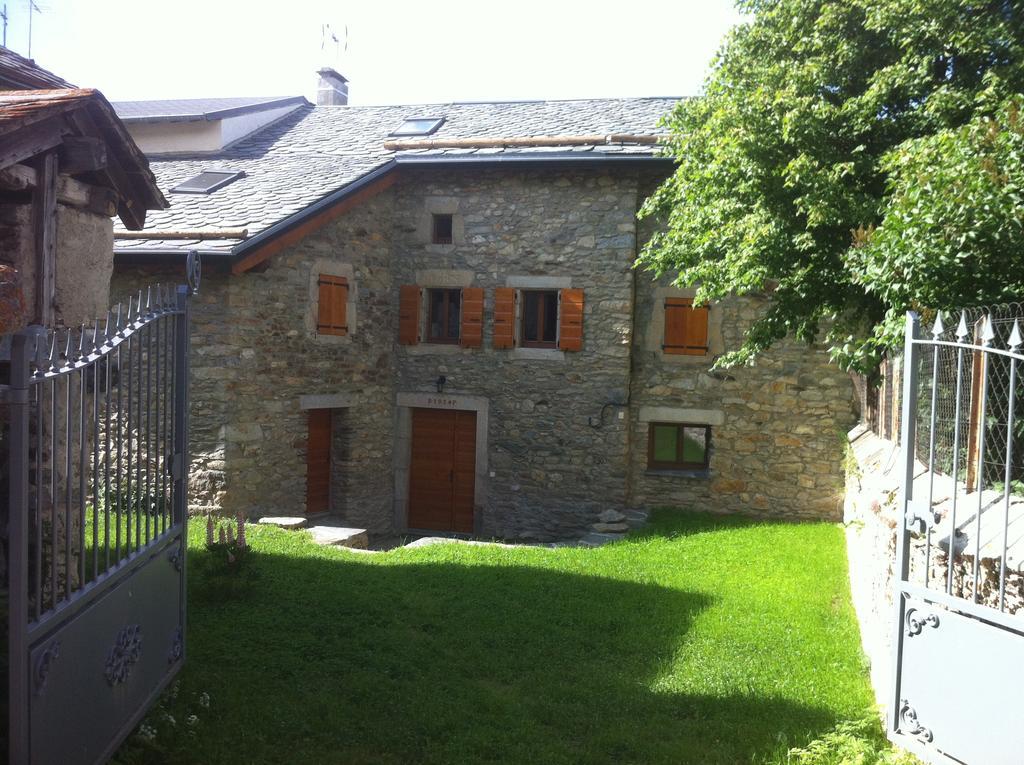 Maison De Caractere En Pierre Cal Batlle سانت-بيير-ديلس-فوركات المظهر الخارجي الصورة